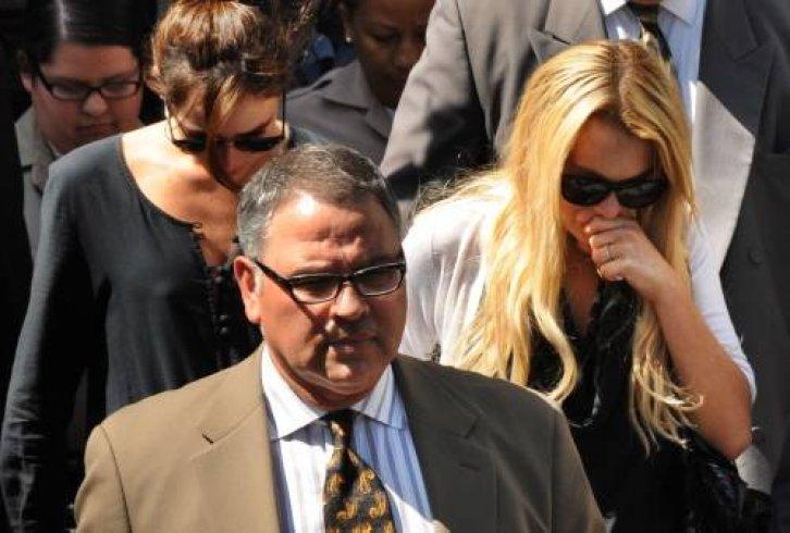 Lohan'a hapis yolu göründü - Resim 35