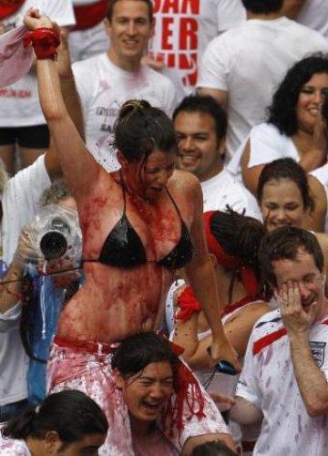 İspanya'da San Fermin Festivali Çılgın Görüntüler - Resim 3