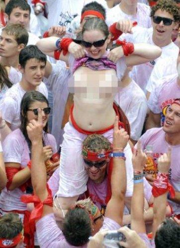 İspanya'da San Fermin Festivali Çılgın Görüntüler - Resim 10