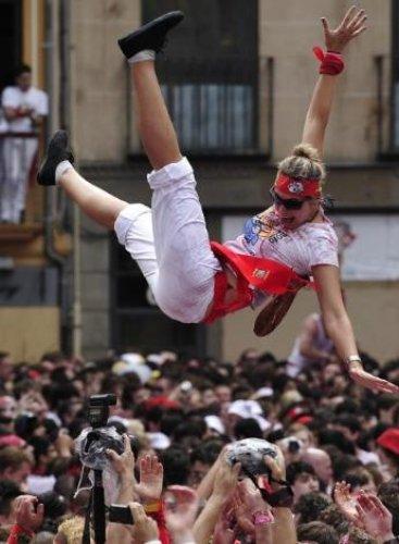 İspanya'da San Fermin Festivali Çılgın Görüntüler - Resim 4