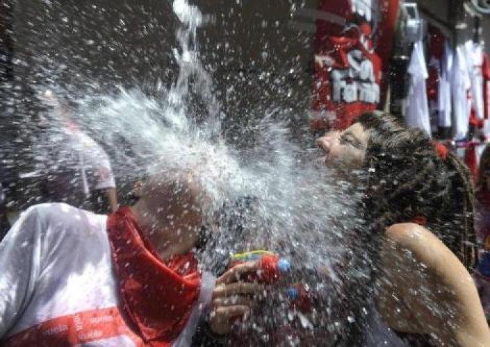 İspanya'da San Fermin Festivali Çılgın Görüntüler - Resim 146