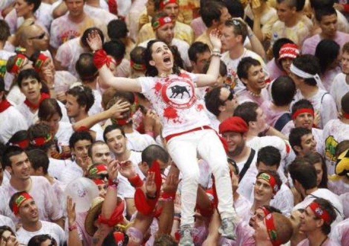 İspanya'da San Fermin Festivali Çılgın Görüntüler - Resim 159