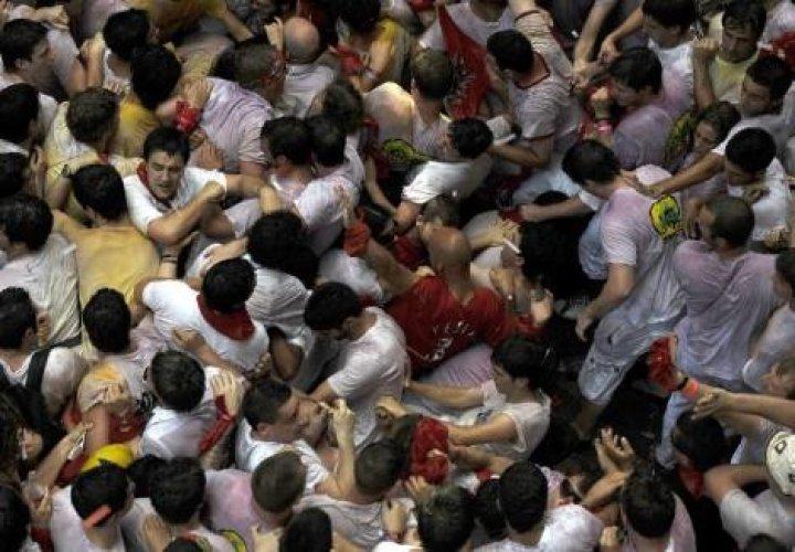İspanya'da San Fermin Festivali Çılgın Görüntüler - Resim 33
