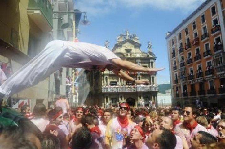 İspanya'da San Fermin Festivali Çılgın Görüntüler - Resim 149