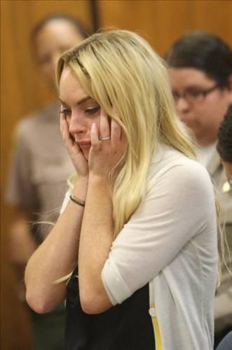Lohan'a hapis yolu göründü - Resim 16