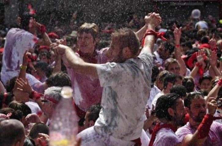 İspanya'da San Fermin Festivali Çılgın Görüntüler - Resim 103