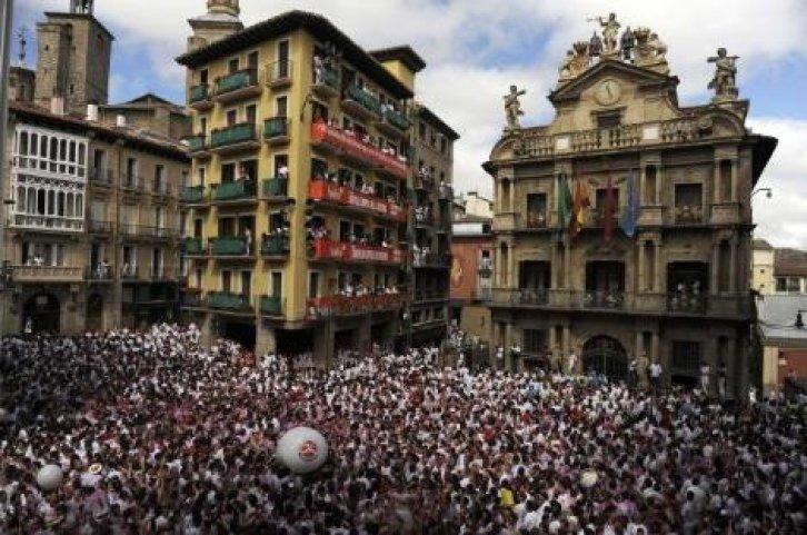 İspanya'da San Fermin Festivali Çılgın Görüntüler - Resim 141