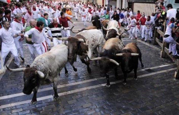 İspanya'da San Fermin Festivali Çılgın Görüntüler - Resim 170