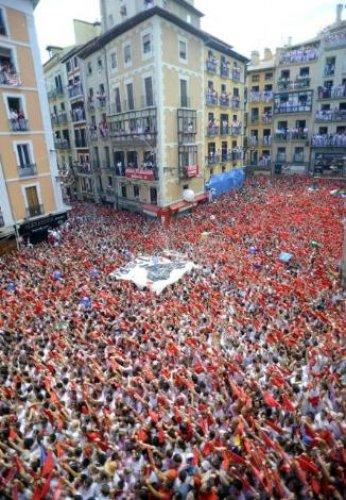 İspanya'da San Fermin Festivali Çılgın Görüntüler - Resim 45
