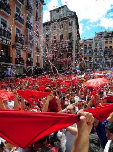 İspanya'da San Fermin Festivali Çılgın Görüntüler - Resim 39