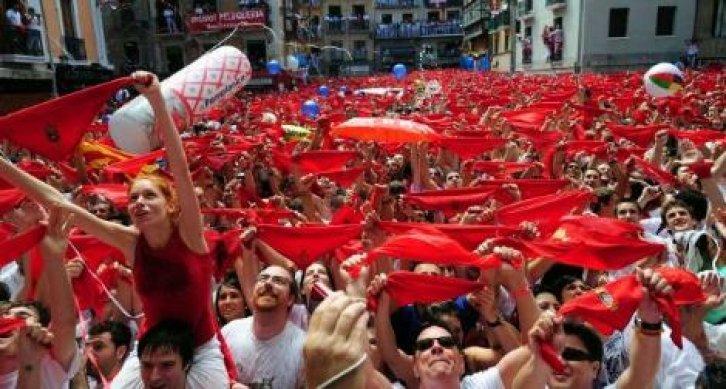 İspanya'da San Fermin Festivali Çılgın Görüntüler - Resim 19
