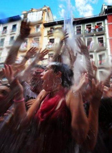 İspanya'da San Fermin Festivali Çılgın Görüntüler - Resim 25