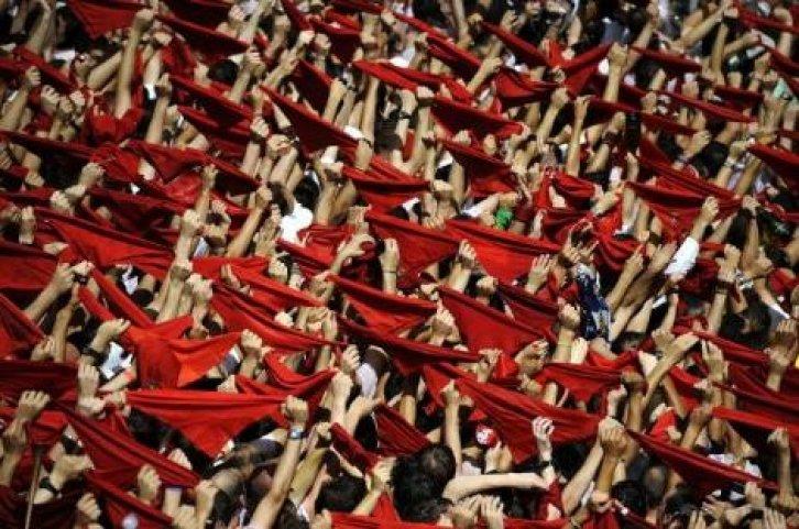 İspanya'da San Fermin Festivali Çılgın Görüntüler - Resim 17