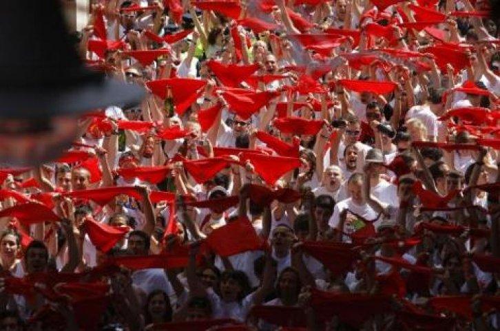 İspanya'da San Fermin Festivali Çılgın Görüntüler - Resim 81