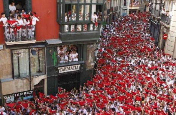 İspanya'da San Fermin Festivali Çılgın Görüntüler - Resim 155