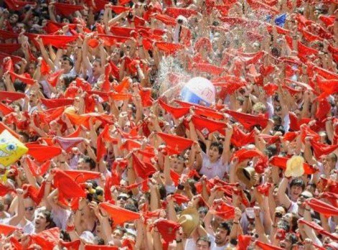 İspanya'da San Fermin Festivali Çılgın Görüntüler - Resim 47