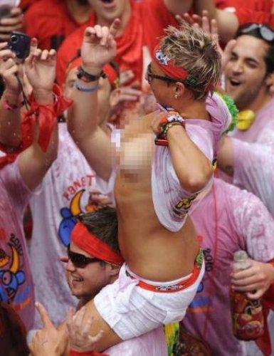İspanya'da San Fermin Festivali Çılgın Görüntüler - Resim 136