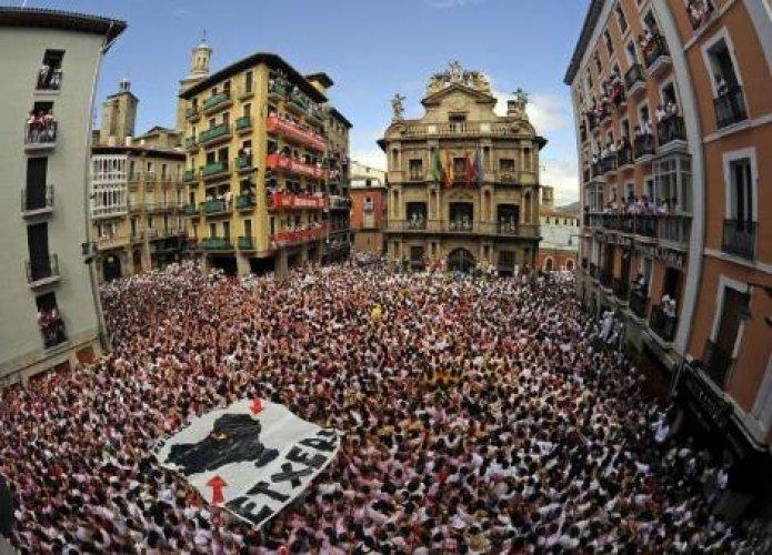 İspanya'da San Fermin Festivali Çılgın Görüntüler - Resim 175