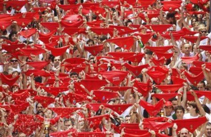 İspanya'da San Fermin Festivali Çılgın Görüntüler - Resim 162