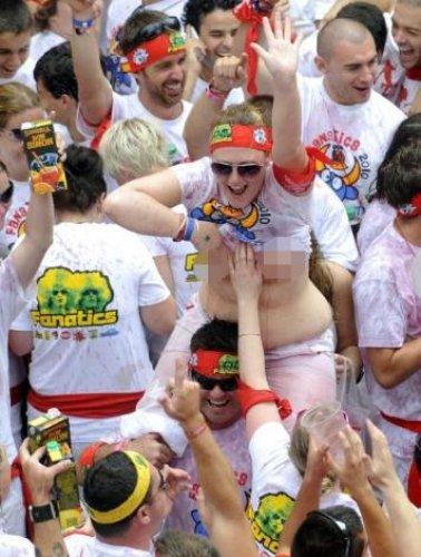 İspanya'da San Fermin Festivali Çılgın Görüntüler - Resim 52