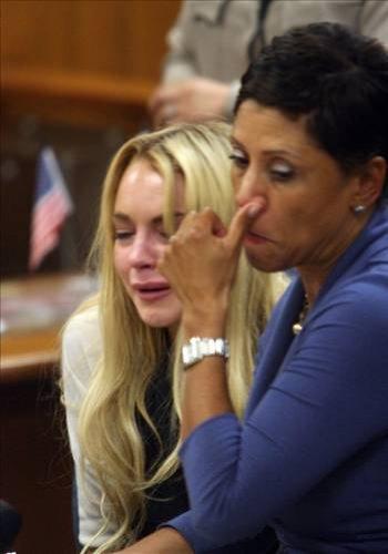 Lohan'a hapis yolu göründü - Resim 24