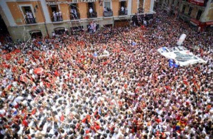 İspanya'da San Fermin Festivali Çılgın Görüntüler - Resim 49