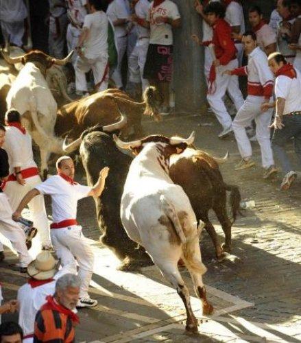 İspanya'da San Fermin Festivali Çılgın Görüntüler - Resim 168