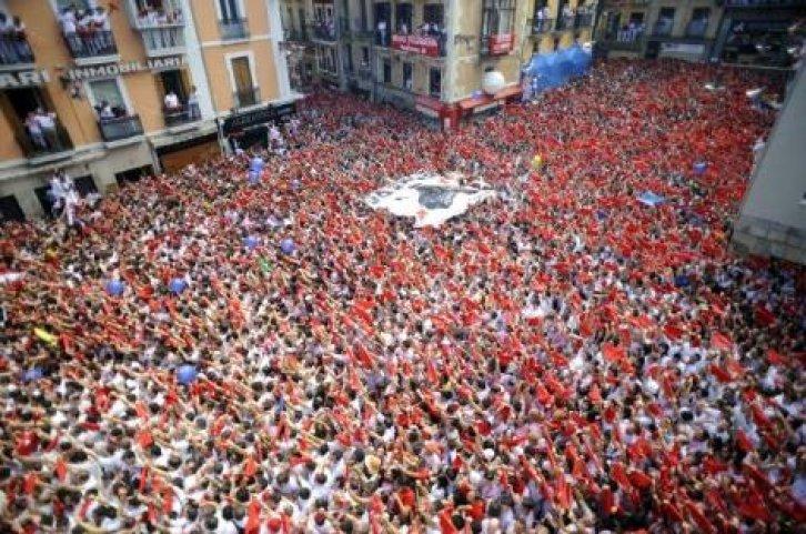 İspanya'da San Fermin Festivali Çılgın Görüntüler - Resim 44