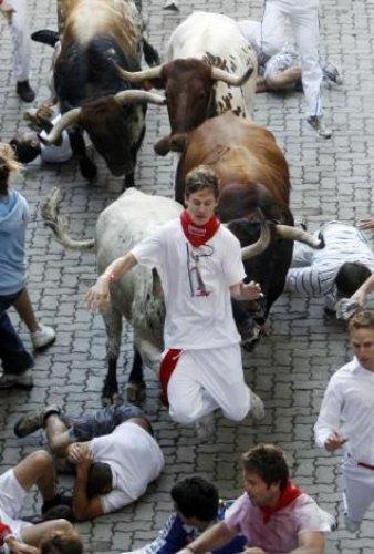 İspanya'da San Fermin Festivali Çılgın Görüntüler - Resim 143