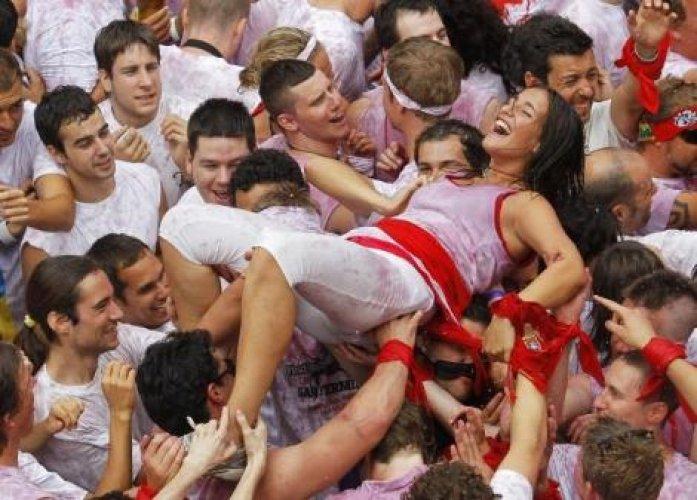 İspanya'da San Fermin Festivali Çılgın Görüntüler - Resim 101