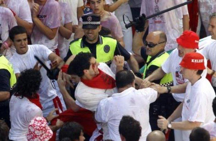 İspanya'da San Fermin Festivali Çılgın Görüntüler - Resim 153