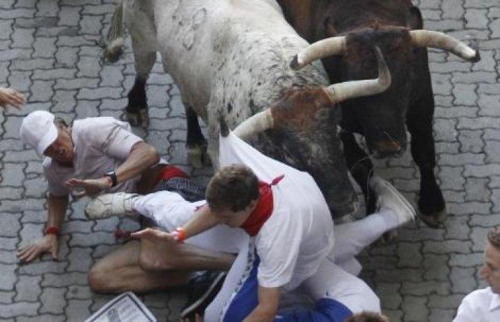 İspanya'da San Fermin Festivali Çılgın Görüntüler - Resim 1