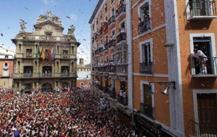 İspanya'da San Fermin Festivali Çılgın Görüntüler - Resim 89