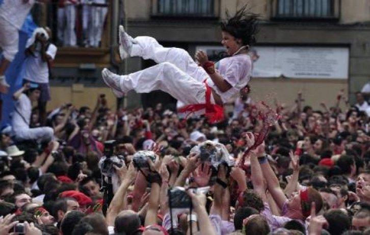 İspanya'da San Fermin Festivali Çılgın Görüntüler - Resim 96