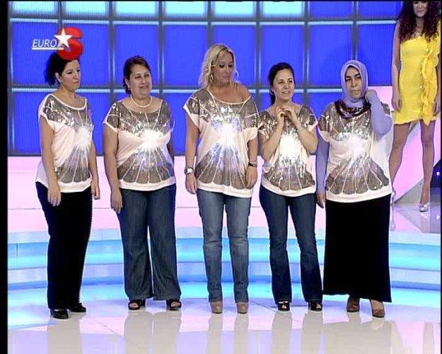 Saba Tümer Çarkıfelek'te 4 kadınla pişti oldu - Resim 48