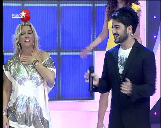 Saba Tümer Çarkıfelek'te 4 kadınla pişti oldu - Resim 24