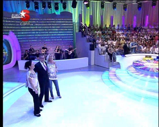 Saba Tümer Çarkıfelek'te 4 kadınla pişti oldu - Resim 5