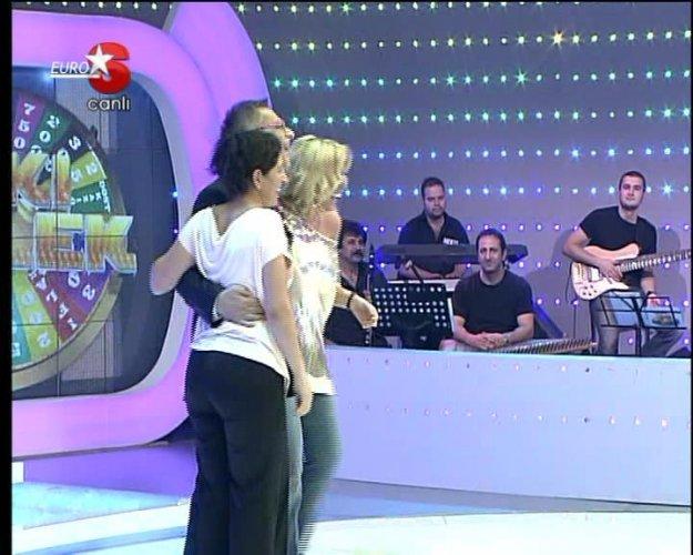 Saba Tümer Çarkıfelek'te 4 kadınla pişti oldu - Resim 6