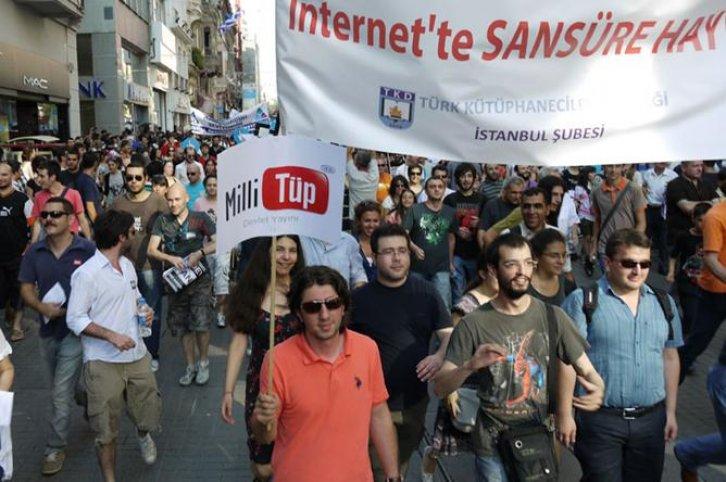 Sansüre karşı adım adım