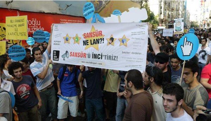 Sansüre karşı adım adım