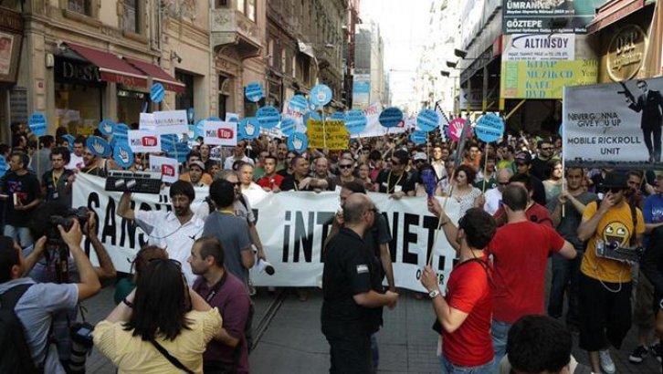 Sansüre karşı adım adım