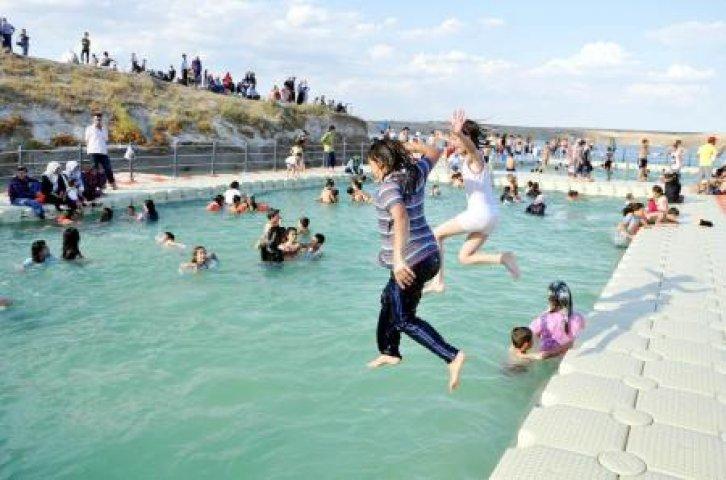Adıyaman’da ‘Fırat Beach’ keyfi
