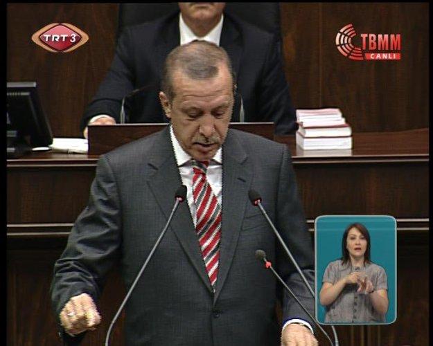 Başbakan Erdoğan Kürsüde Ağladı  - Resim 3