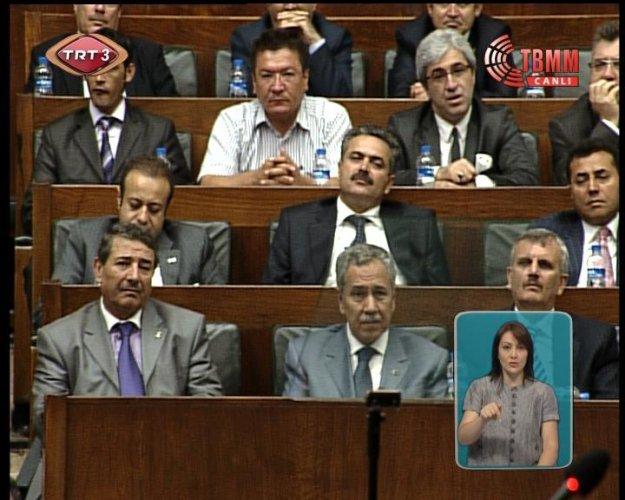 Başbakan Erdoğan Kürsüde Ağladı  - Resim 4