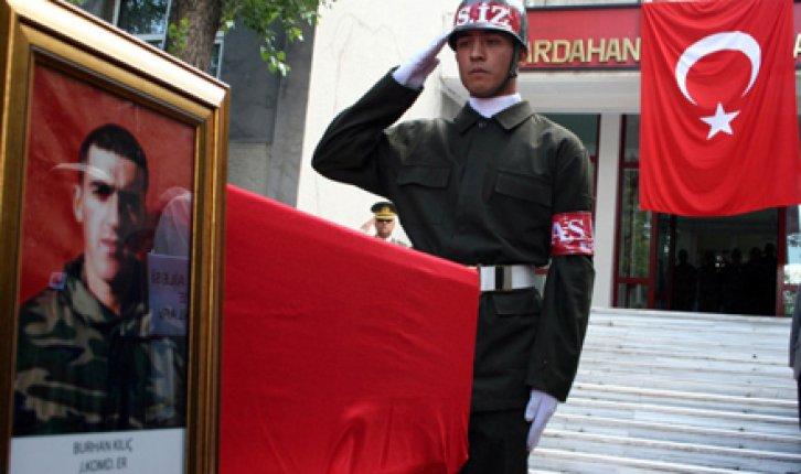 Türkiye 7 şehidine ağlıyor