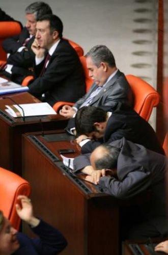 Bana laf atarsanız ben de size taş atarım - Resim 8