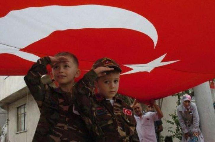 Şehit onbaşı Hakan Yutkun'un cenazesi - Resim 22