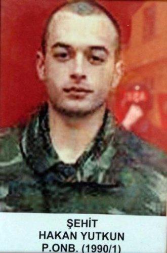 Şehit onbaşı Hakan Yutkun'un cenazesi - Resim 12