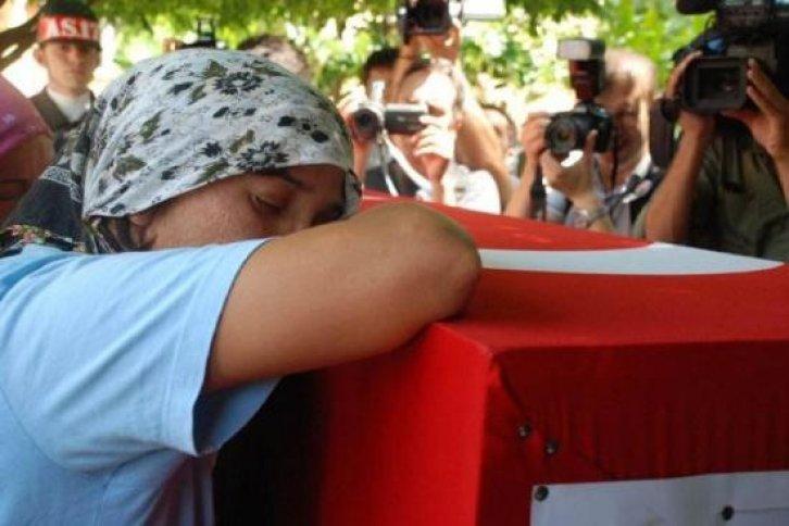 Şehit onbaşı Hakan Yutkun'un cenazesi - Resim 9