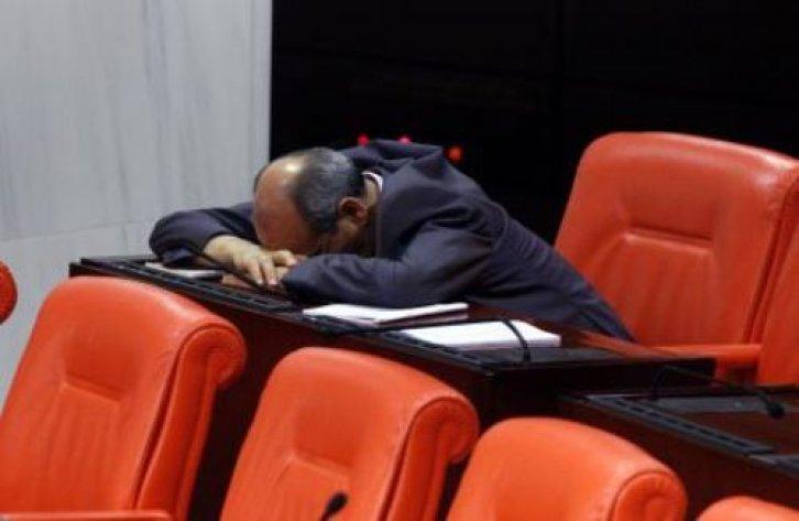 Bana laf atarsanız ben de size taş atarım - Resim 11